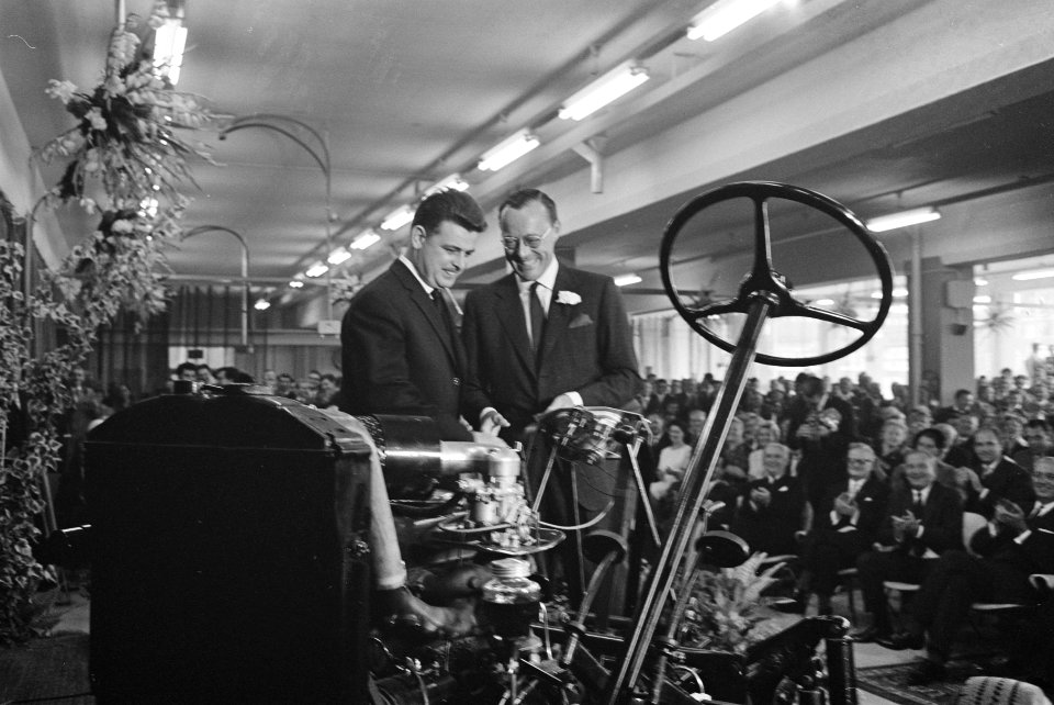 Zijne Koninklijke Hoogheid prins Bernhard , gebouw van Citroen geopend, Bestanddeelnr 914-2933