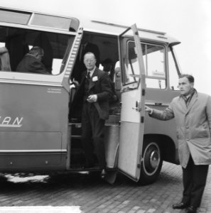 Zijne Koninklijke Hoogheid de prins in de Botlek nieuwe fabriek geopend, de Tita, Bestanddeelnr 914-4836