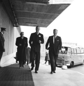 Zijne Koninklijke Hoogheid de prins in de Botlek nieuwe fabriek geopend, de Tita, Bestanddeelnr 914-4835