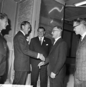 Zijne Koninklijke Hoogheid de prins in de Botlek nieuwe fabriek geopend, de Tita, Bestanddeelnr 914-4833