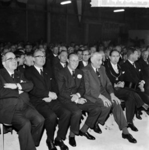 Zijne Koninklijke Hoogheid de prins in de Botlek nieuwe fabriek geopend, de Tita, Bestanddeelnr 914-4824