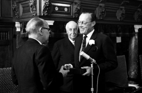 Zijne Koninklijke Hoogheid Prins Bernhard nam afscheid van de Spaanse ambassadeu, Bestanddeelnr 915-1870