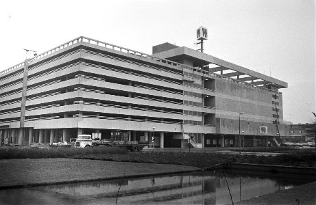 Zijaanzicht van het warenhuis, Bestanddeelnr 924-3529