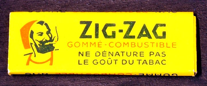 Zig-Zag papier a cigarettes (Cigarette rolling papers) (front) photo