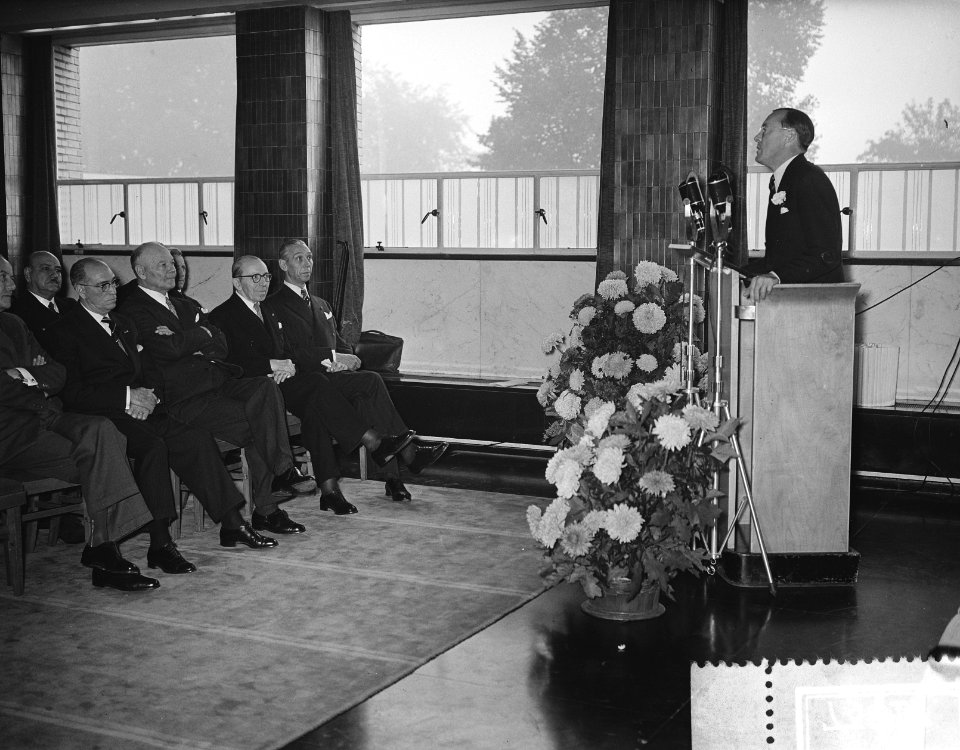 Zijne Koninklijke Hoogheid Prins Bernhard benoemd tot beschermheer Wereldomroep, Bestanddeelnr 907-3817