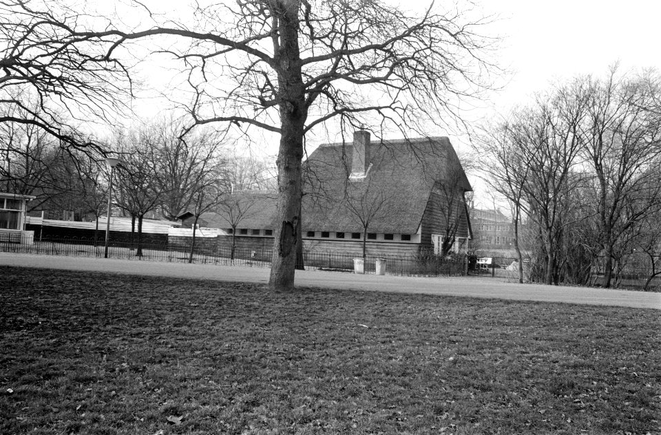 Zijaanzicht van het huis, Bestanddeelnr 926-9844