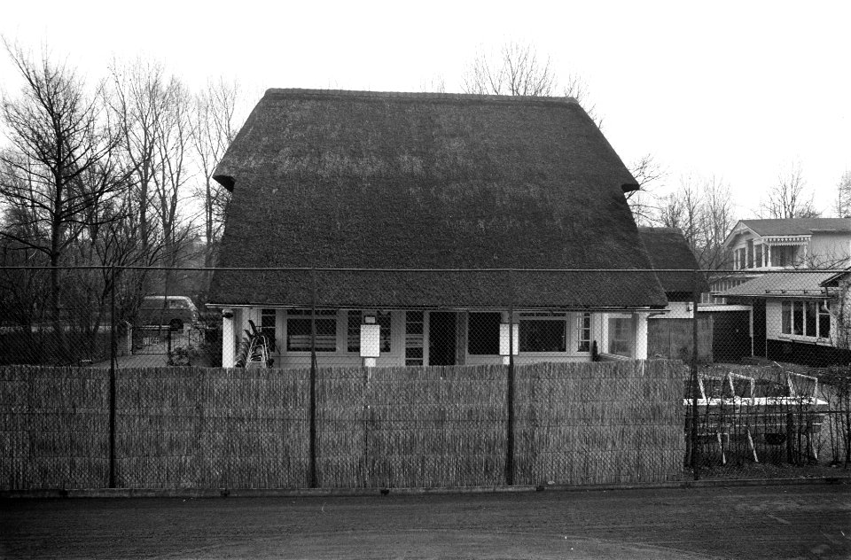 Zijaanzicht van het huis, Bestanddeelnr 926-9845