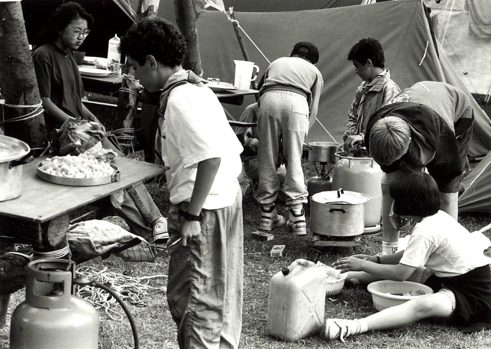 Zesde Haarlemse Jamboree, 2400 scouts. Aangekocht van United Photos de Boer bv. - Negatiefnummer 34750 k 21 a. - Gepubliceerd in het Haarlems Dagblad van 25.07.1991. Identificatienummer 54-0, NL-HlmNHA 54032143
