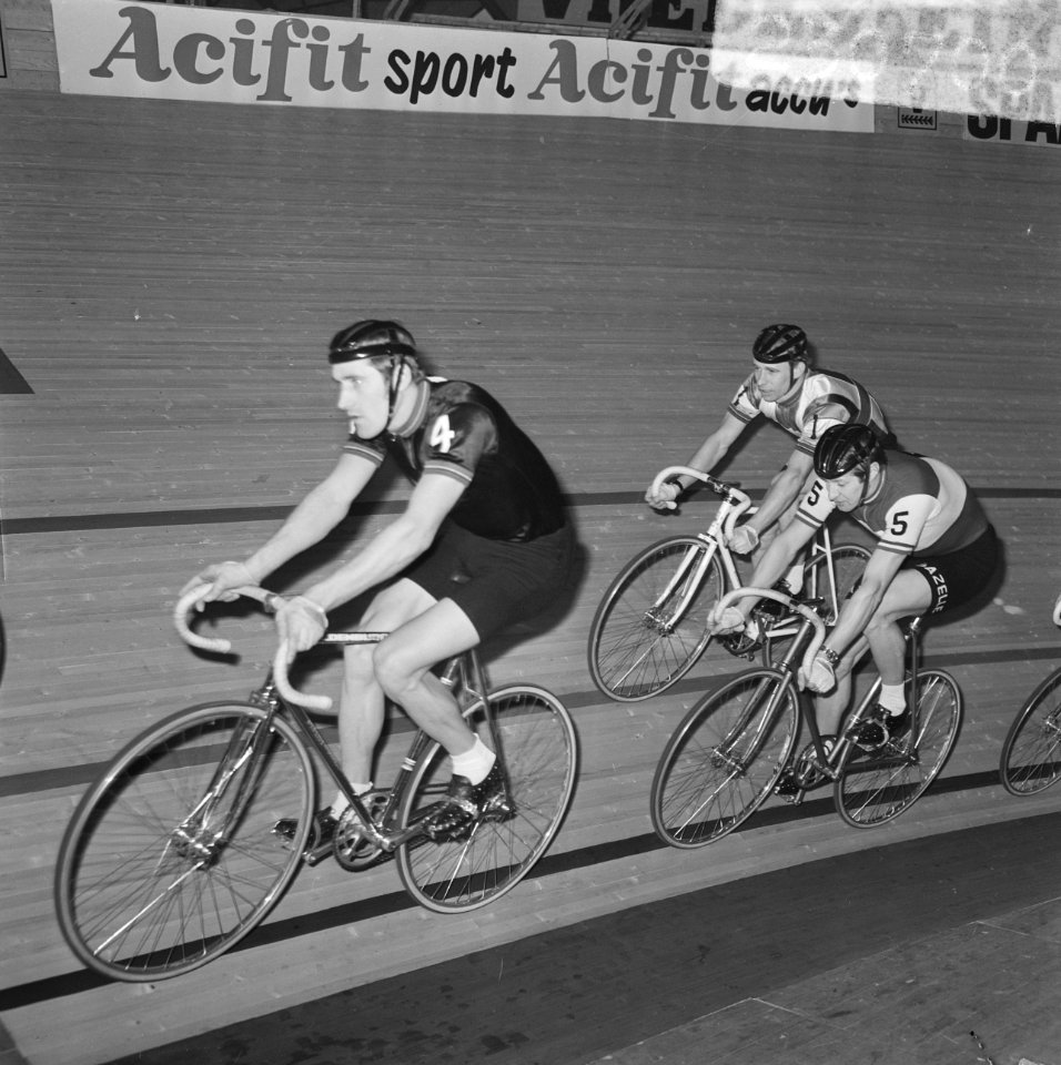 Zesdaagse wielrennen RAI Amsterdam, tweede dag. Peter Post (nummer 5) in aktie, , Bestanddeelnr 923-0700