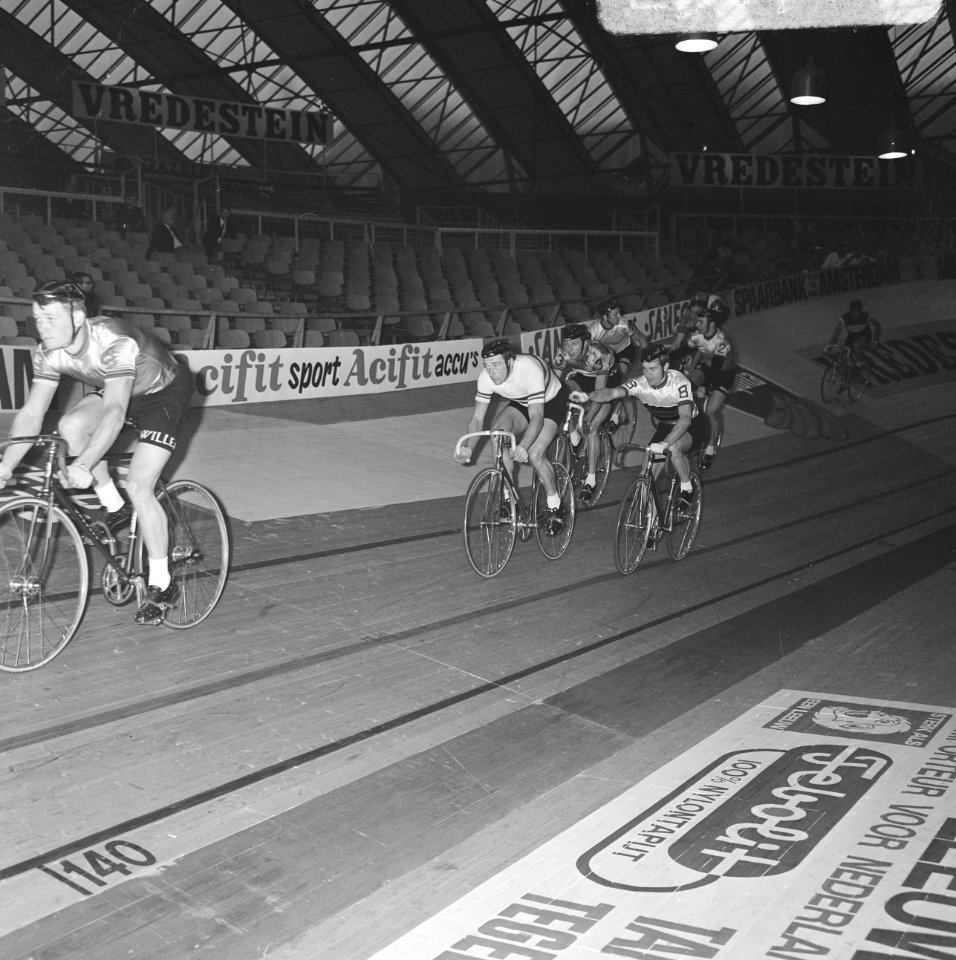Zesdaagse wielrennen RAI Amsterdam, tweede dag. Koppel Oldenburg-Loeveseijn in a, Bestanddeelnr 923-0714