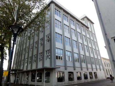 Zevenaar, TURMAC (05) kantoorgebouw, nu gemeentehuis, hoek plein en straat