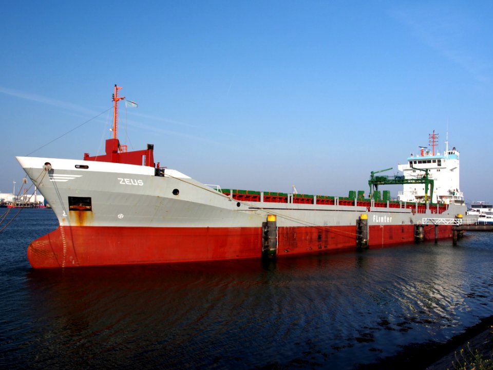 Zeus - IMO 9190212 - Callsign PCIK, Calandkanaal pic3