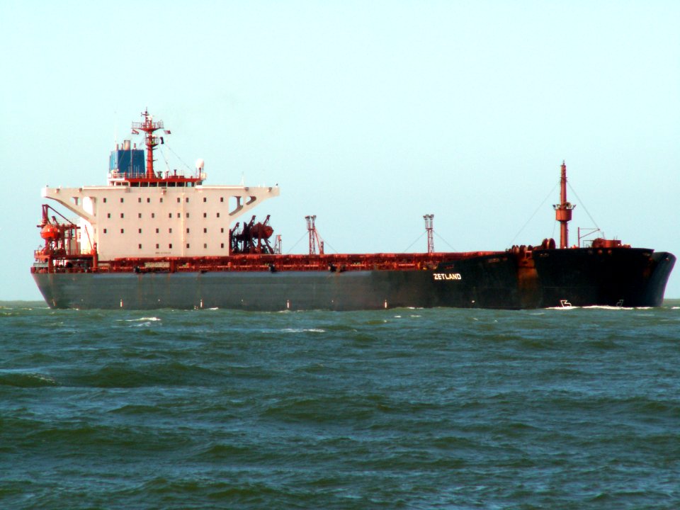 Zetland IMO 8412649 pic2 approaching Port of Rotterdam, Holland 08-Apr-2006