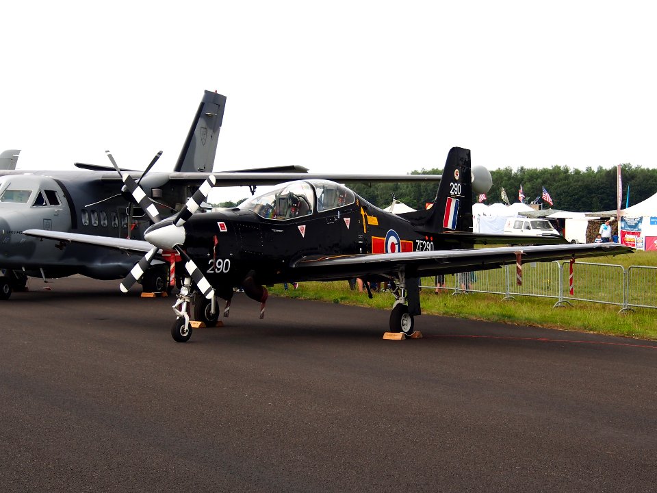 ZF290 Embraer Tucano T1 pic2