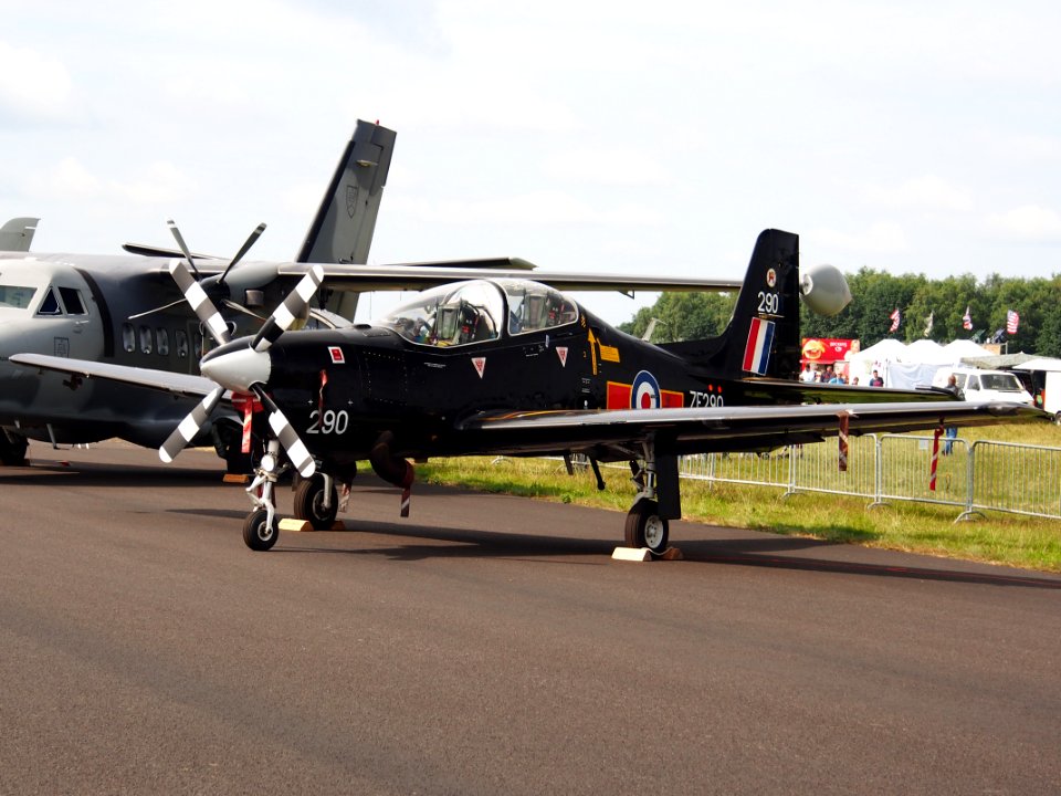 ZF290 Embraer Tucano T1 pic1