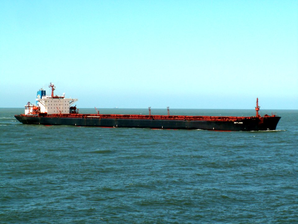 Zetland IMO 8412649 pic3 approaching Port of Rotterdam, Holland 08-Apr-2006