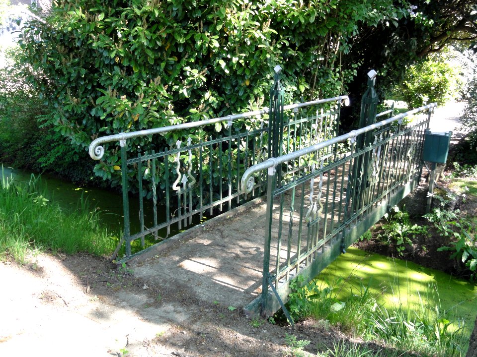 Zetten Rijksmonument 523917 Veldstraat 57 bruggetje met hekwerk