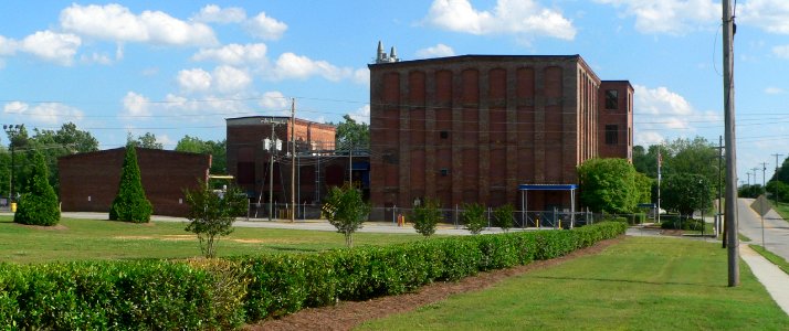 Zeus building (Orangeburg SC) from N 1