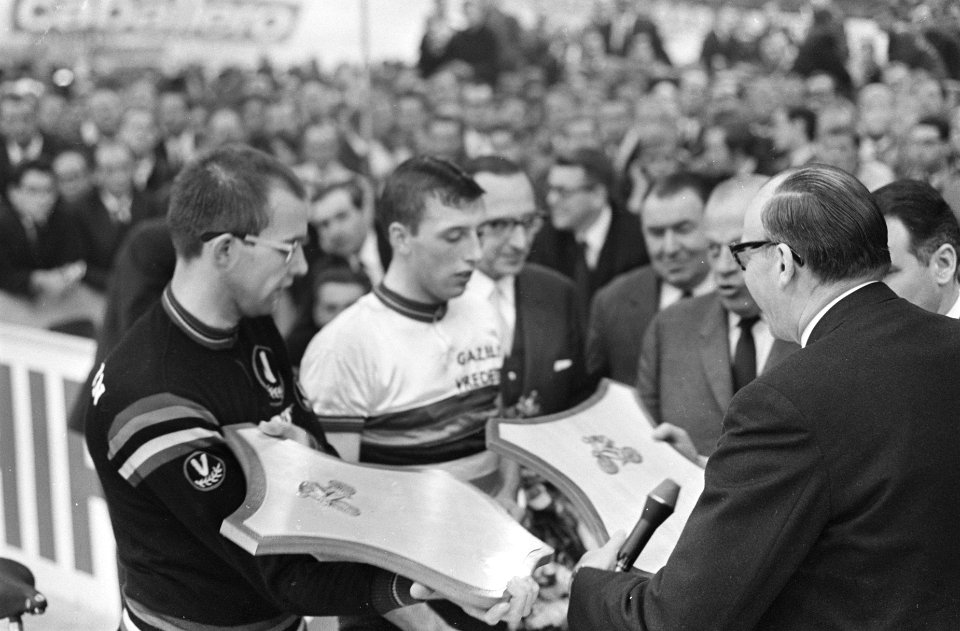 Zesdaagse Amsterdam, Ger Bongers en Piet de Wit met Wethouder Verhey, Bestanddeelnr 920-9214