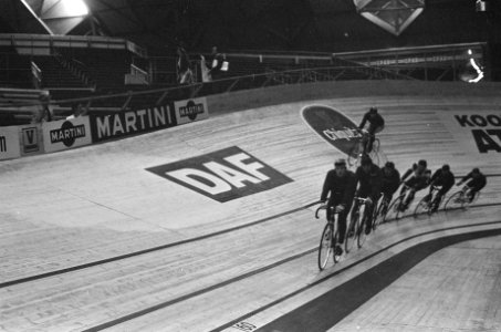 Zesdaagse Amsterdam, reclame op de baani, Bestanddeelnr 920-9101