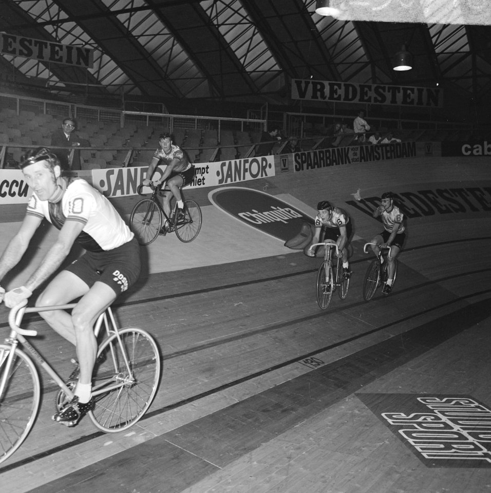 Zesdaagse wielrennen RAI Amsterdam, tweede dag. Koppel Duyndam-Eugen in aktie, Bestanddeelnr 923-0718