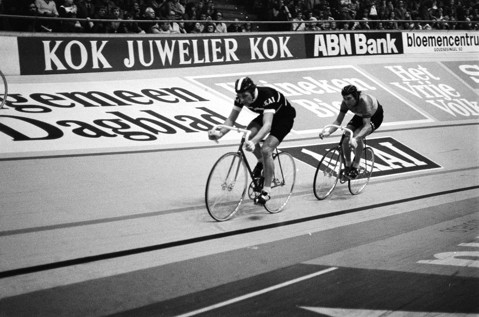 Zesdaagse in Rotterdam (wielrennen) wielrenners Danny Clarke (l) en Gerben Kars, Bestanddeelnr 929-5474
