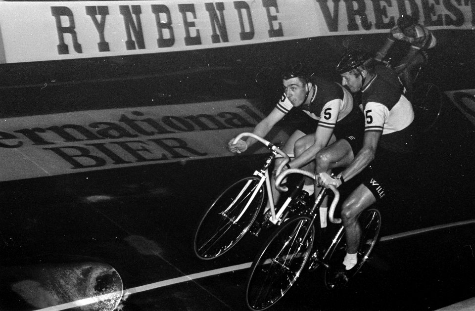 Zesdaagse Rotterdam. Sercu en Post tijdens de wedstrijd hedenmiddag, Bestanddeelnr 921-3213