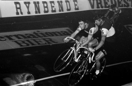 Zesdaagse Rotterdam. Sercu en Post tijdens de wedstrijd hedenmiddag, Bestanddeelnr 921-3213