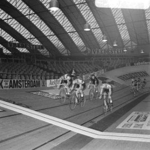 Zesdaagse wielrennen RAI Amsterdam, tweede dag, Bestanddeelnr 923-0709