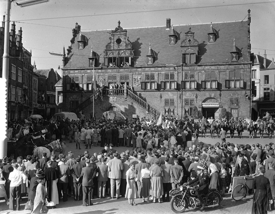 Zesde Lustrum Nijmeegs Studentenkorps , intocht Keizer Karel de Grote in Nijmege, Bestanddeelnr 906-4650
