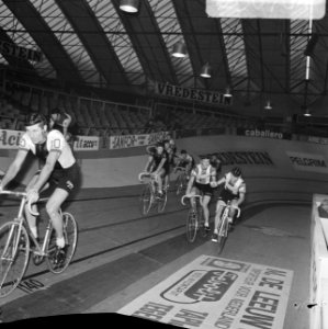 Zesdaagse wielrennen RAI Amsterdam, tweede dag. Koppel Duyndam-Eugen in aktie, Bestanddeelnr 923-0704