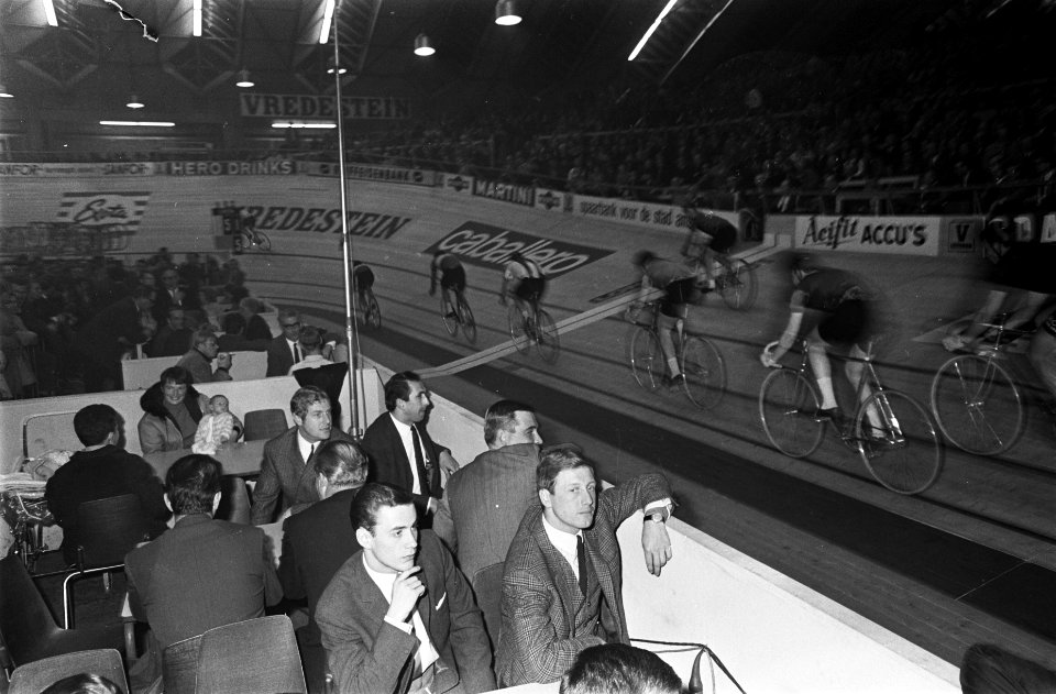Zesdaagse Amsterdam, spelers Feyenoord aanwezig, op voorgrond Kindvall, Liebrech, Bestanddeelnr 920-9191
