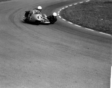 Zijspanrace Colin Seeley en Wally Rawlings op FCS (winnaars), Bestanddeelnr 916-5932