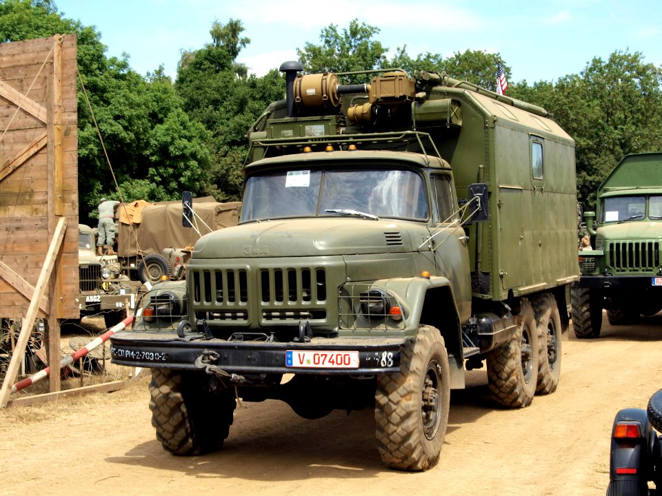 ZiL 131 with koffer