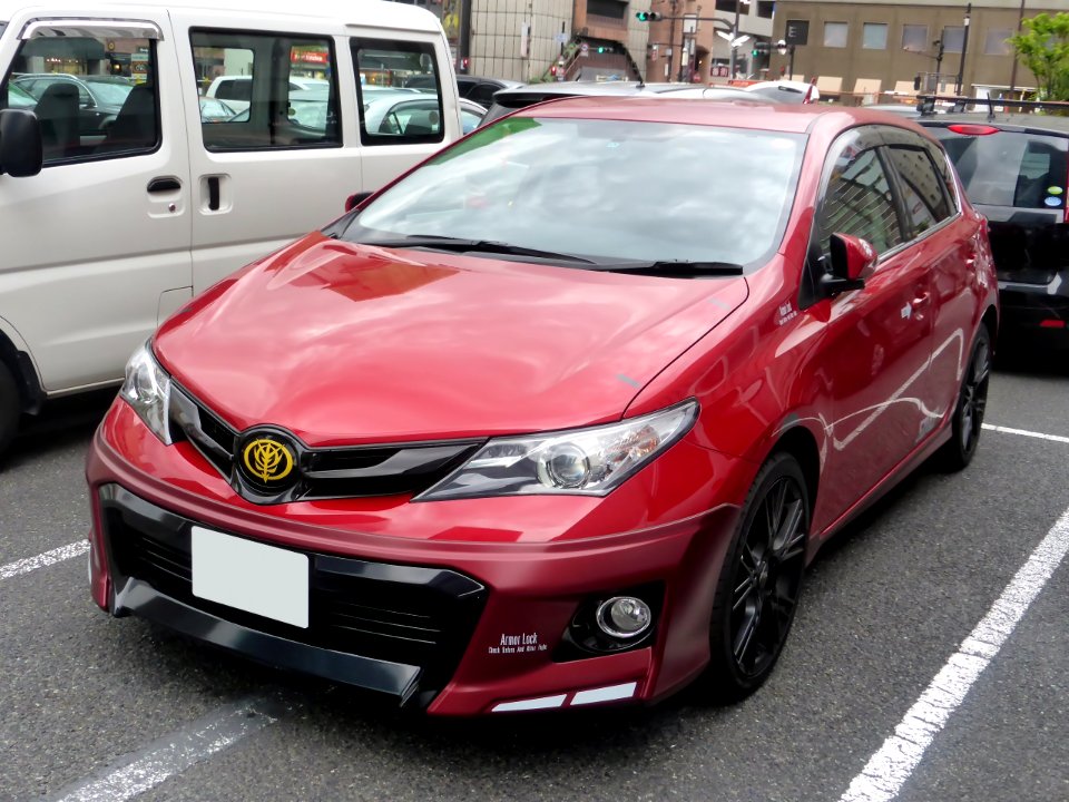 ZIONICTOYOTA AURIS RS ver.Char Aznable (ZRE186H) front
