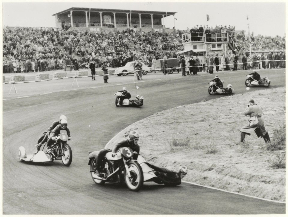 Zijspanrace op het circuit. NL-HlmNHA 54005998