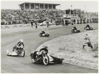 Zijspanrace op het circuit. NL-HlmNHA 54005998