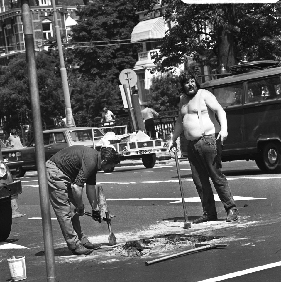 Zomer in Amsterdam, wegarbeiders, Bestanddeelnr 926-5068