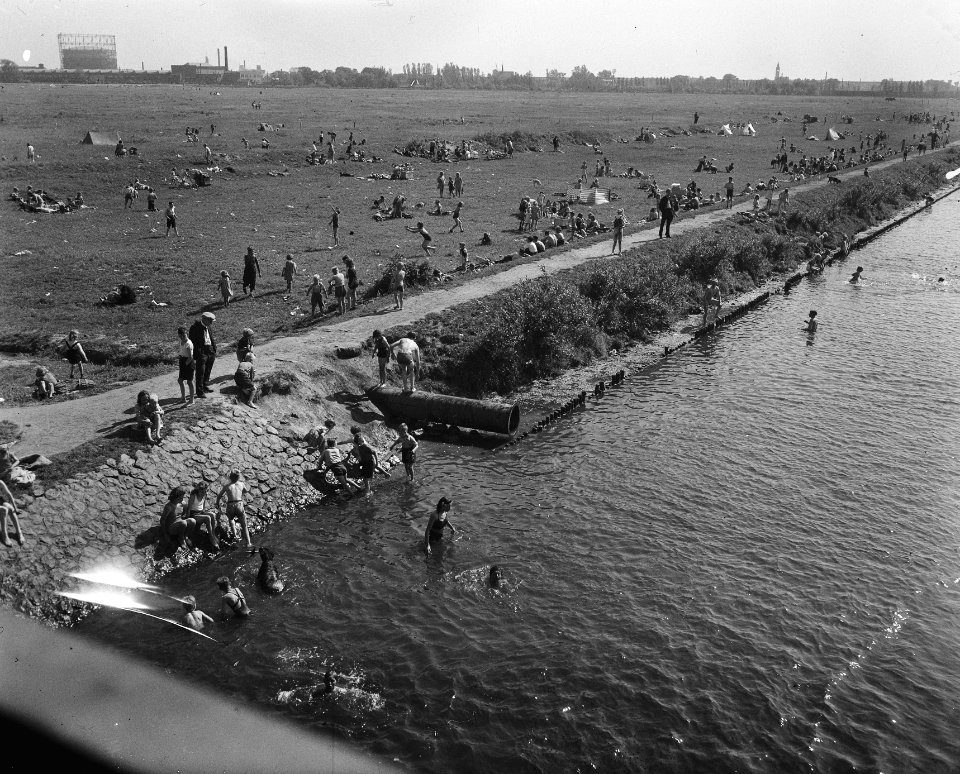Zomerdrukte in de -Amsterdamse Balkanhaven, Bestanddeelnr 902-1867