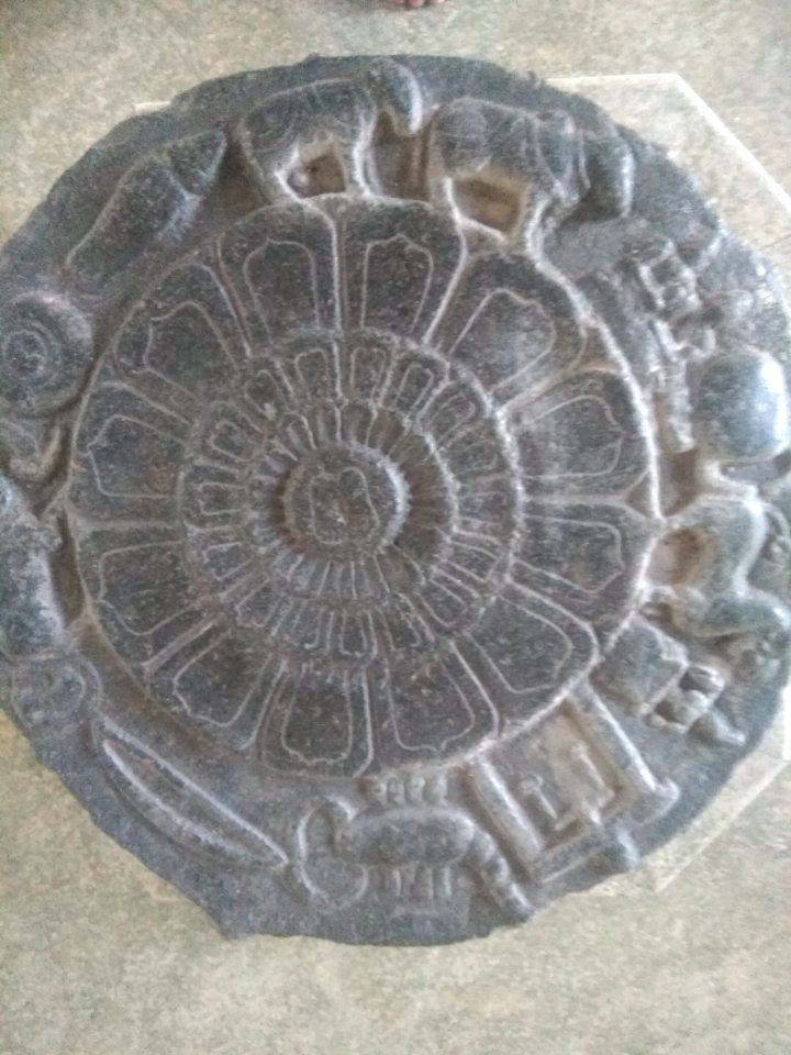 Zodiac pillar 2