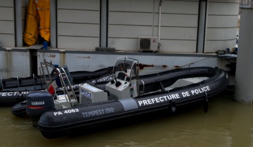 Zodiacs Sterne et Helios de la Police Fluviale de Paris