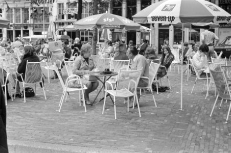 Zomer terrassen op het Leidseplein te Amsterdam, Bestanddeelnr 924-6700