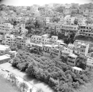 Zicht vanaf de fortificatie, de citadel, op de stad Tripoli. Zicht op de stad en, Bestanddeelnr 255-6400
