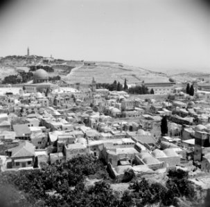 Zicht over de stad Jeruzalem met links de Al Aqsa moskee, Bestanddeelnr 255-5194