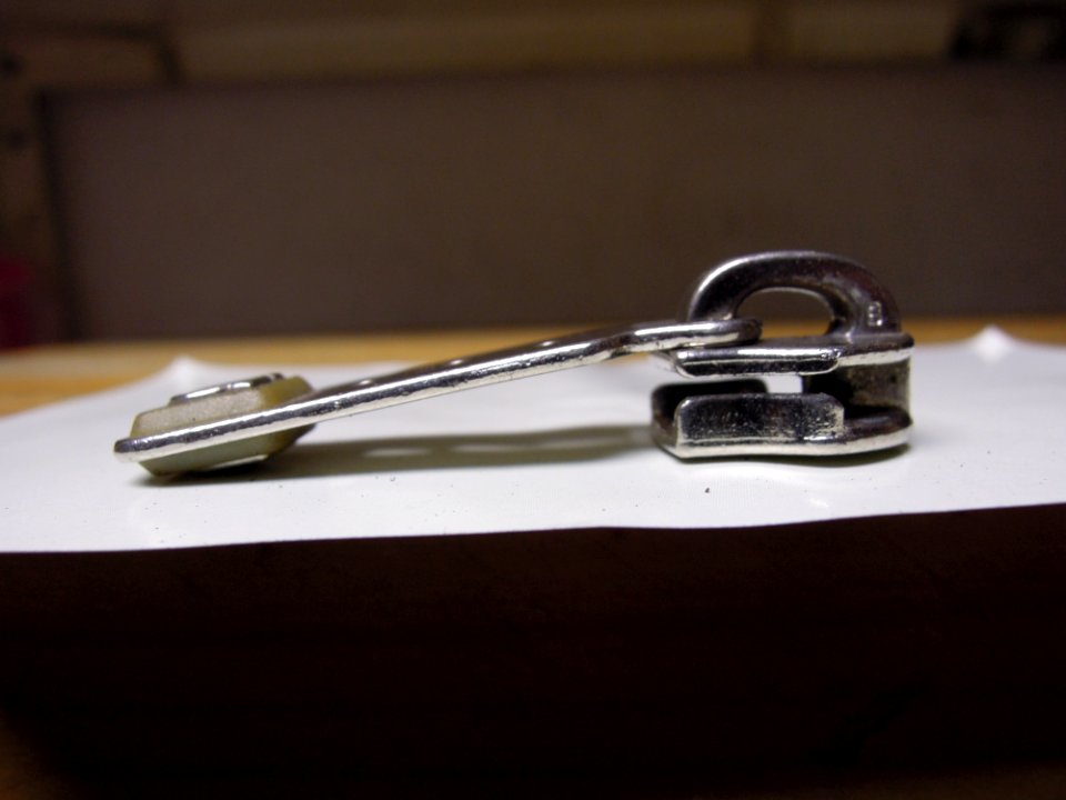 Zipper slider - Public Domain 01