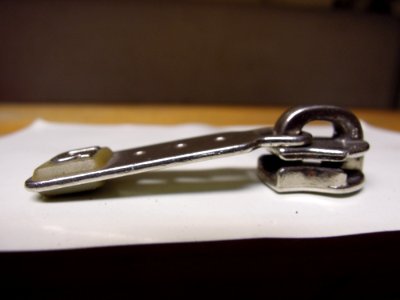 Zipper slider - Public Domain 02