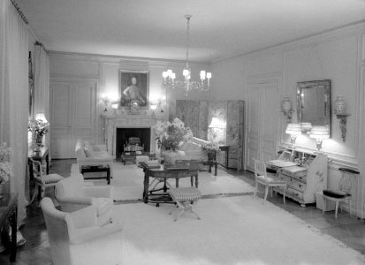 Zitkamer in het appartement van Mrs Cartwright in Parijs, Bestanddeelnr 255-8733