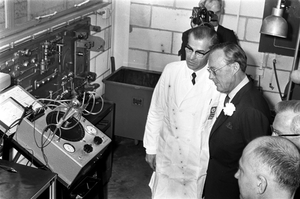 Zijne Koninklijke Hoogheid Prins Bernhard opende vestiging van Simca in Rotterda, Bestanddeelnr 922-4194