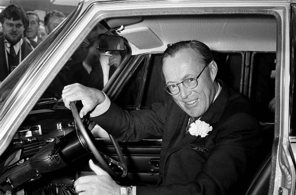 Zijne Koninklijke Hoogheid Prins Bernhard opende vestiging van Simca in Rotterda, Bestanddeelnr 922-4201