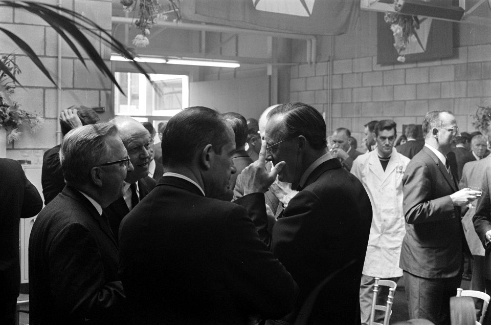 Zijne Koninklijke Hoogheid Prins Bernhard opende vestiging van Simca in Rotterda, Bestanddeelnr 922-4196